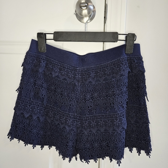 EXPRESS navy lace boho short, women's small, elastic waistband - Picture 1 of 4